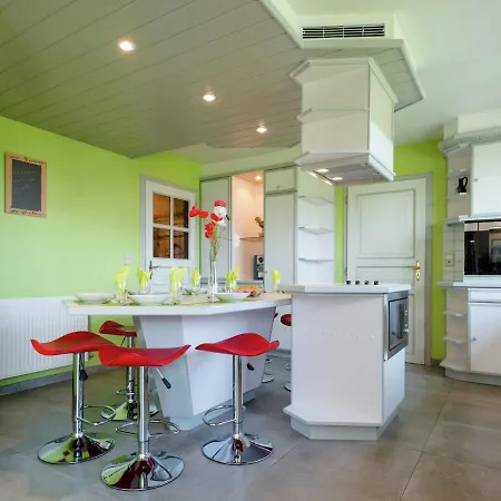 Cozy Holiday In With Private Garden * Waimes